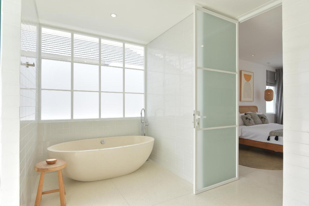 Villa Cruz Close To Finns Beach Club Canggu  Bagian luar foto