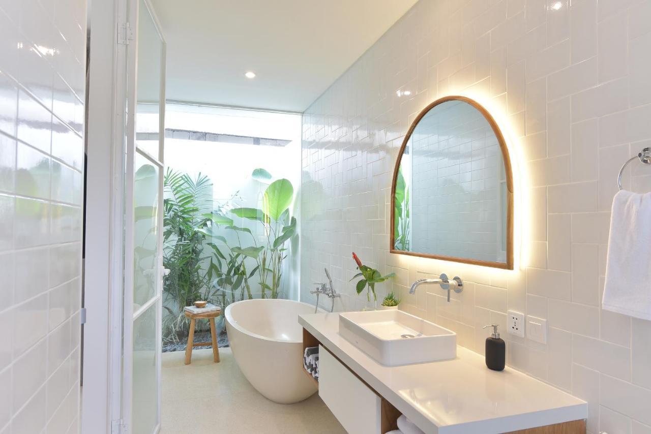 Villa Cruz Close To Finns Beach Club Canggu  Bagian luar foto